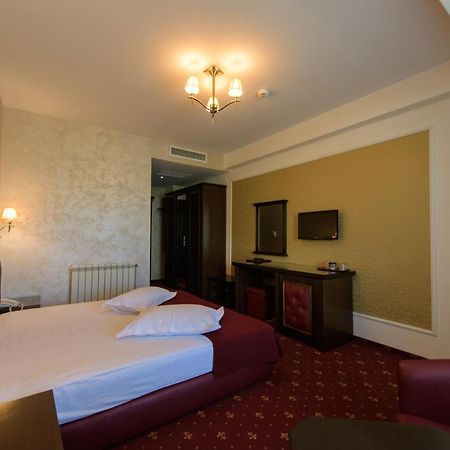 Hotel Golden Palace มามายา ภายนอก รูปภาพ