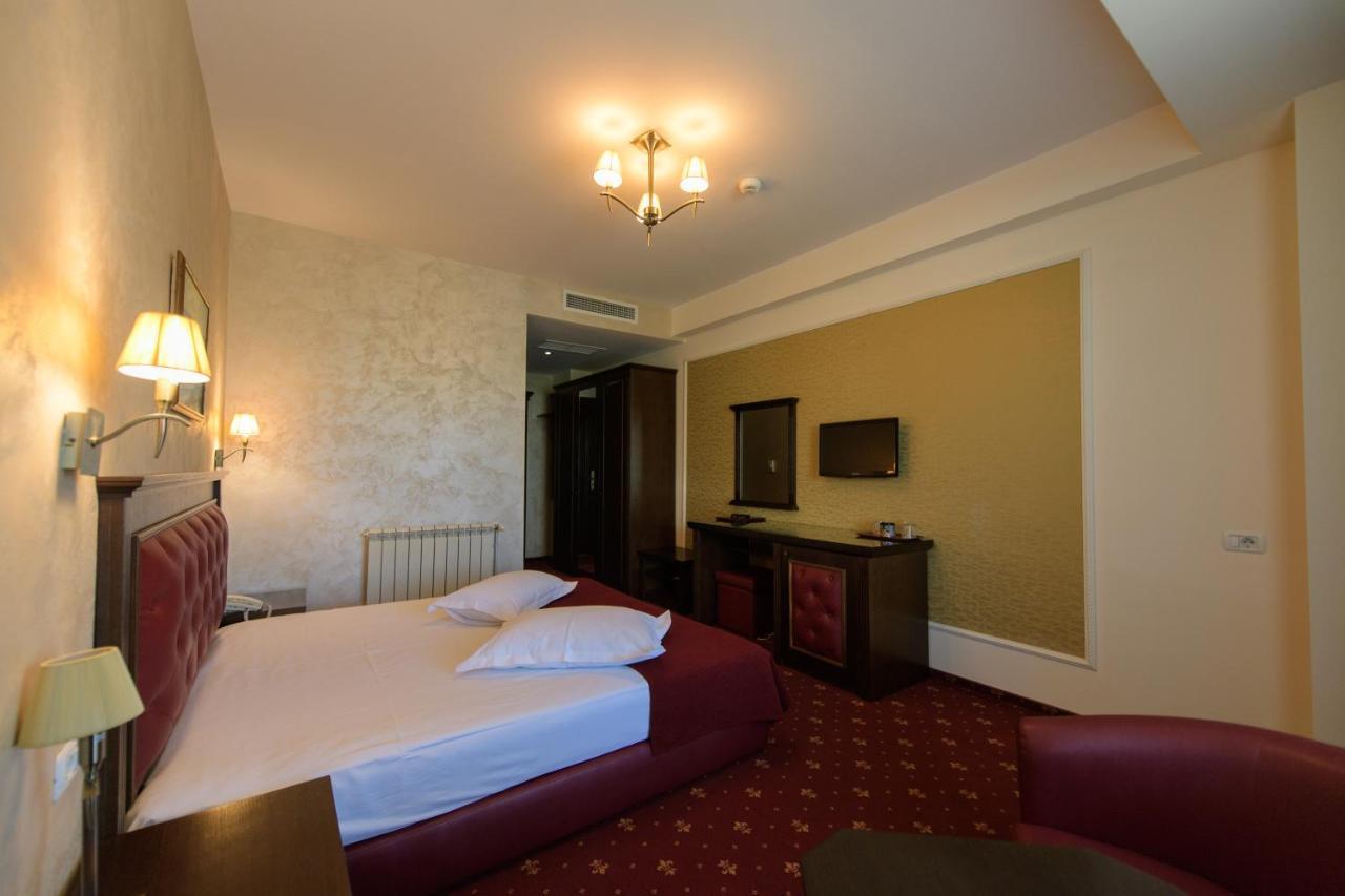 Hotel Golden Palace มามายา ภายนอก รูปภาพ