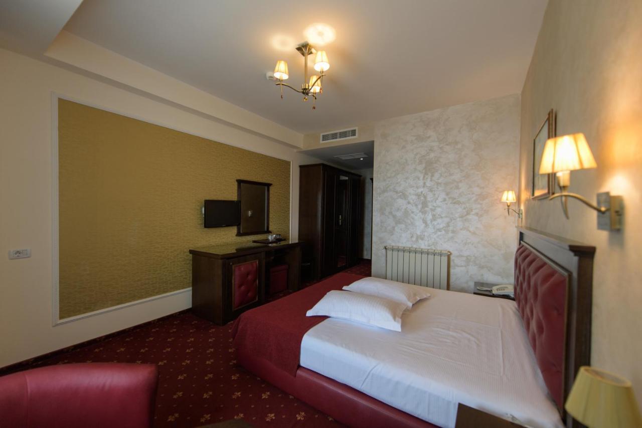Hotel Golden Palace มามายา ภายนอก รูปภาพ