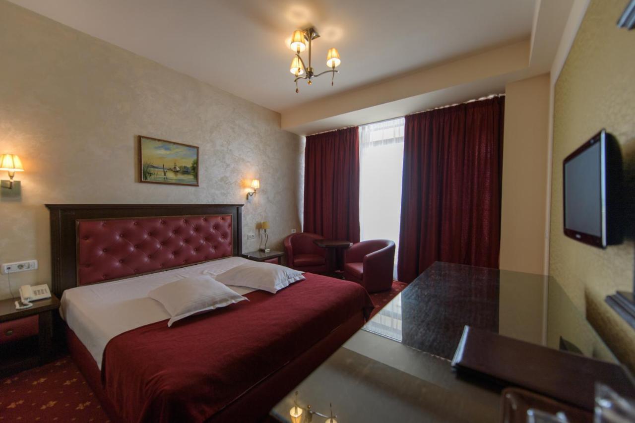 Hotel Golden Palace มามายา ภายนอก รูปภาพ